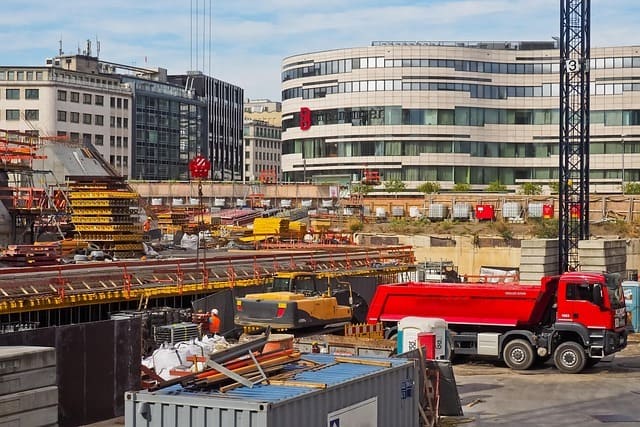 Sécurité des chantiers : Comment protéger efficacement les sites de construction ?