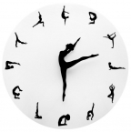 Accrochez une horloge design pour habiller joliment votre mur